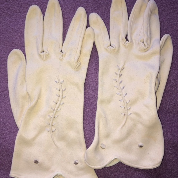 Vintage Cream Evening Gloves for Women - Picture 3 of 8
